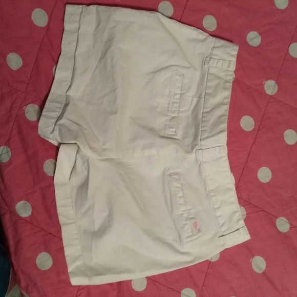 White shorts - Picture 1 of 2